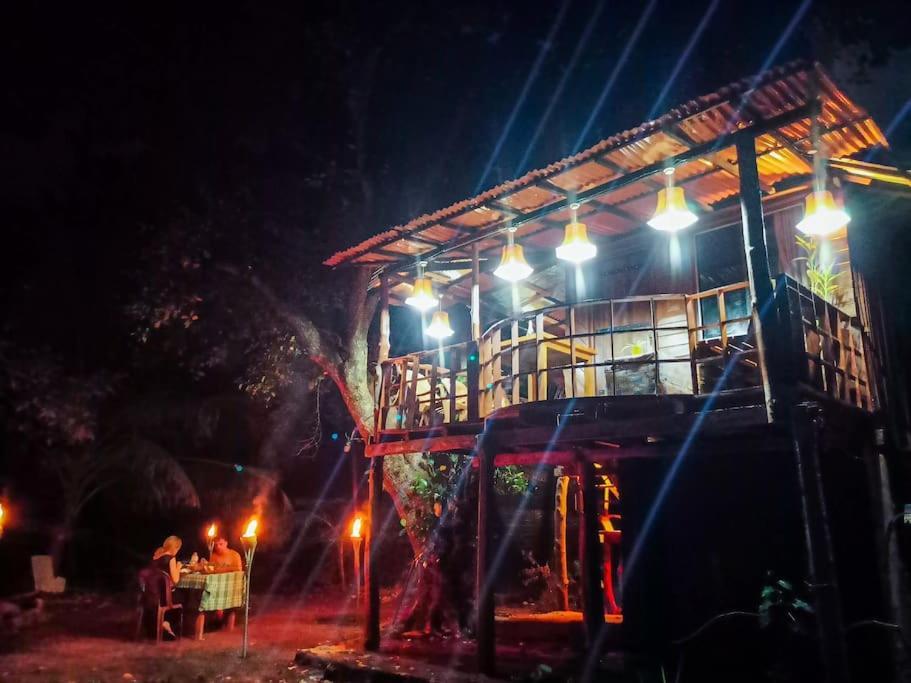 Experience The Comforts Of An Amazing Treehouse Sigiriya Eksteriør billede