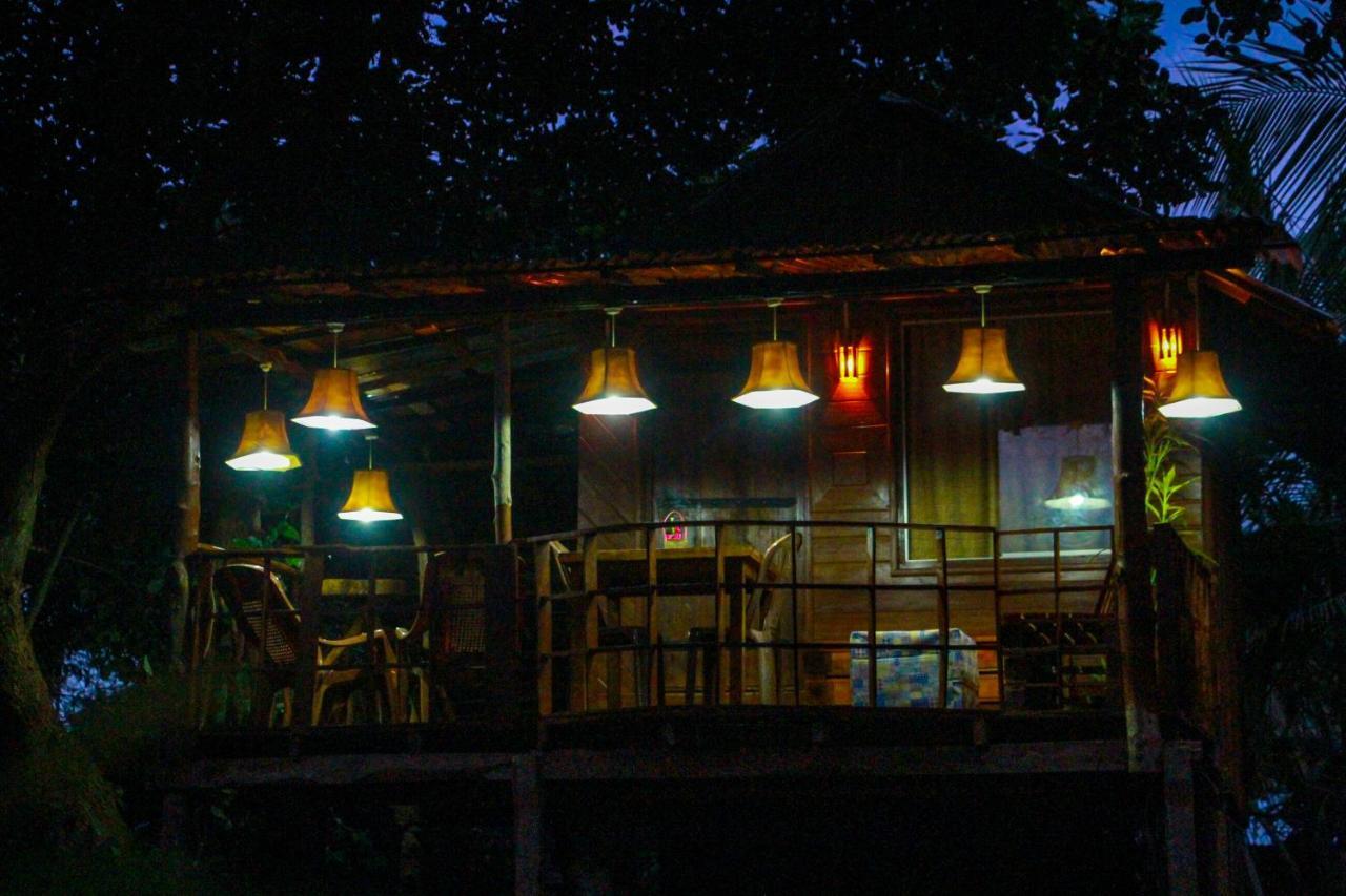 Experience The Comforts Of An Amazing Treehouse Sigiriya Eksteriør billede